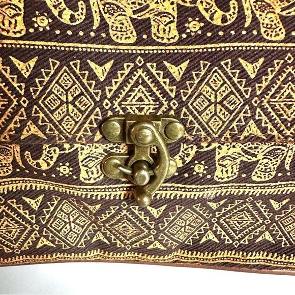 Elephant Print Cross Body Bag, Tote, Shoulder Purse, Brown & Gold, Fancy Clasp - Picture 2 of 9